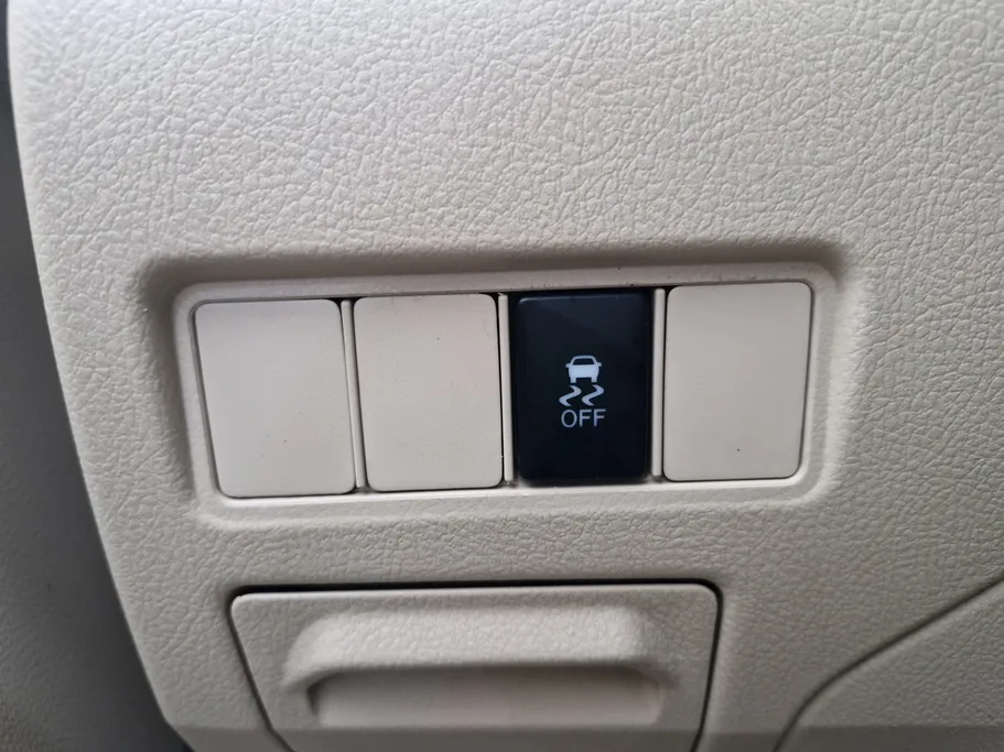 تويوتا يارس Y 2021 