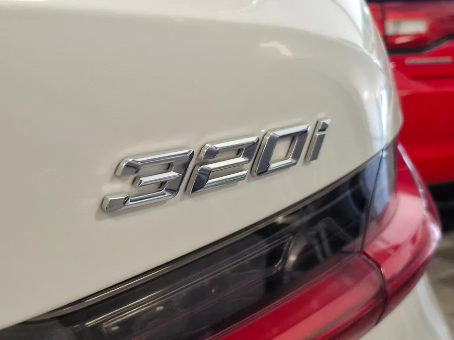 2021 BMW 3 Series 320i  