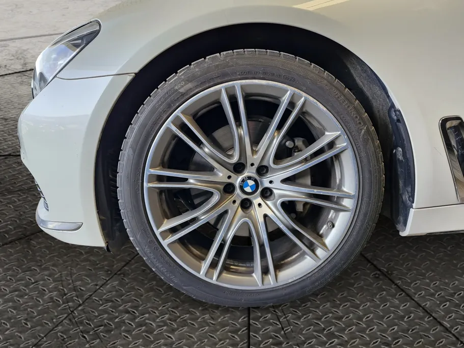 بي ام دبليو الفئة السابعة 730Li 2019 