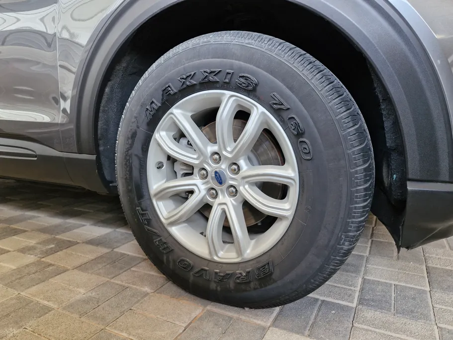 2021 Ford Explorer Standard 