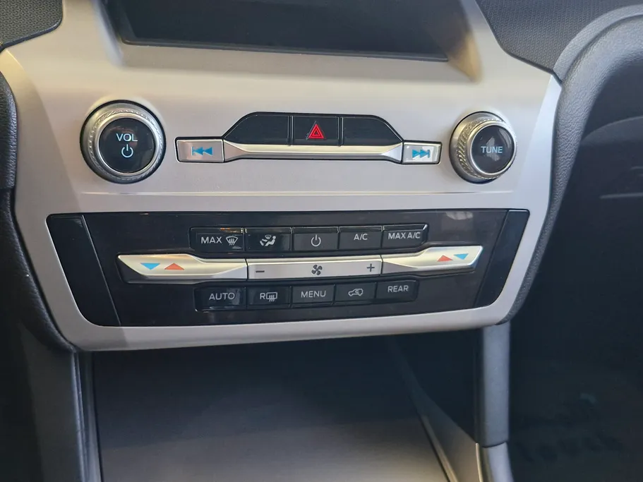 2021 Ford Explorer Standard 