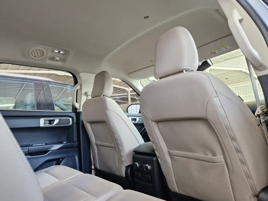 2021 Ford Explorer Standard 