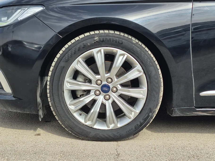 2022 Ford Taurus Ambiente 