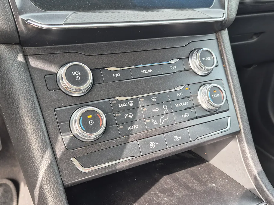 2022 Ford Taurus Ambiente 