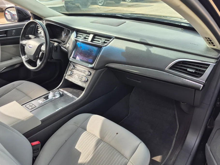 2022 Ford Taurus Ambiente 