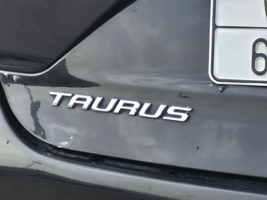 2022 Ford Taurus Ambiente 