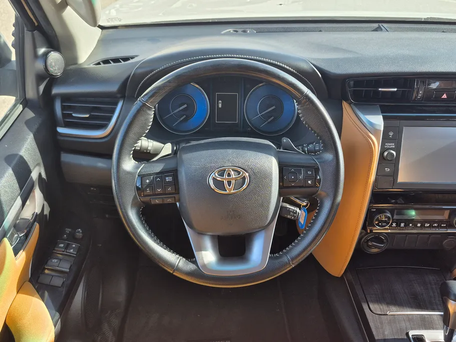 2022 Toyota Fortuner VX 