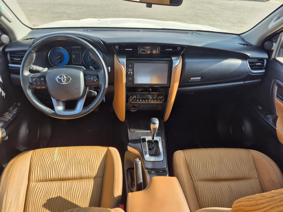 2022 Toyota Fortuner VX 