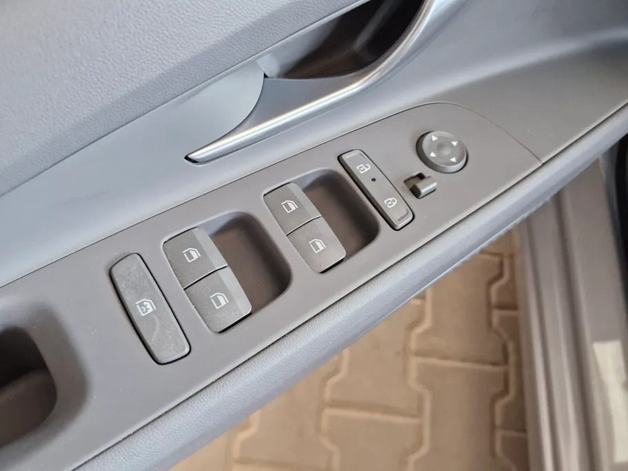 2025 Hyundai Elantra Fleet 