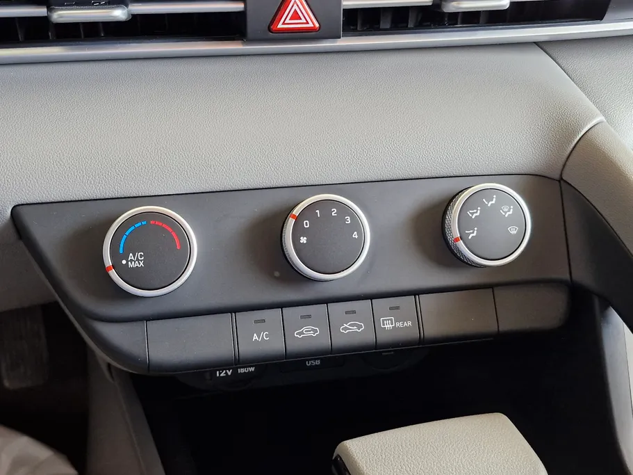 2025 Hyundai Elantra Fleet 