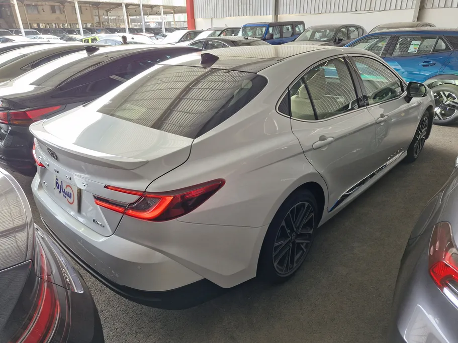 2025 Toyota Camry  LE HEV 