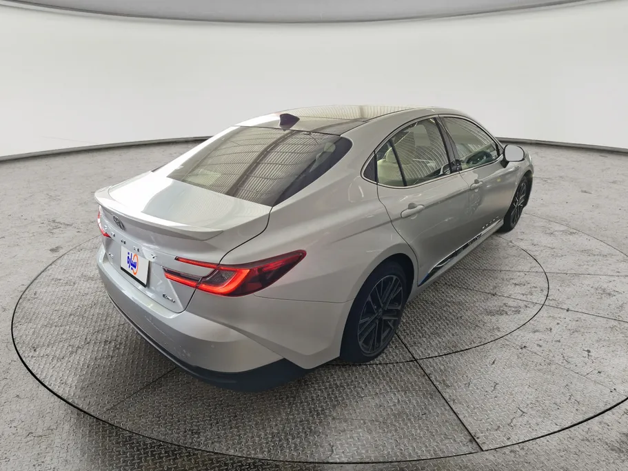 تويوتا كامري LE HEV 2025 