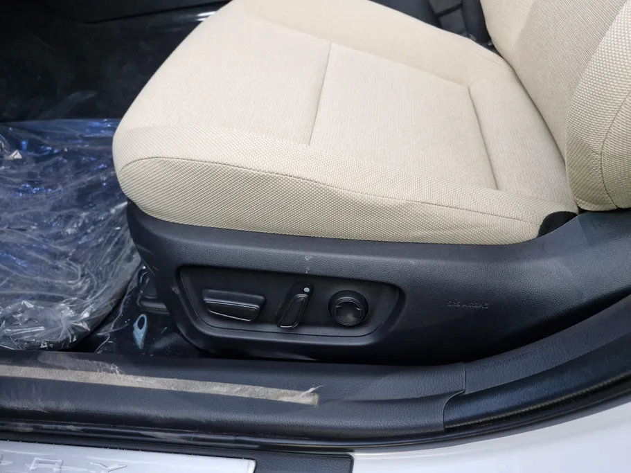 2025 Toyota Camry  LE HEV 