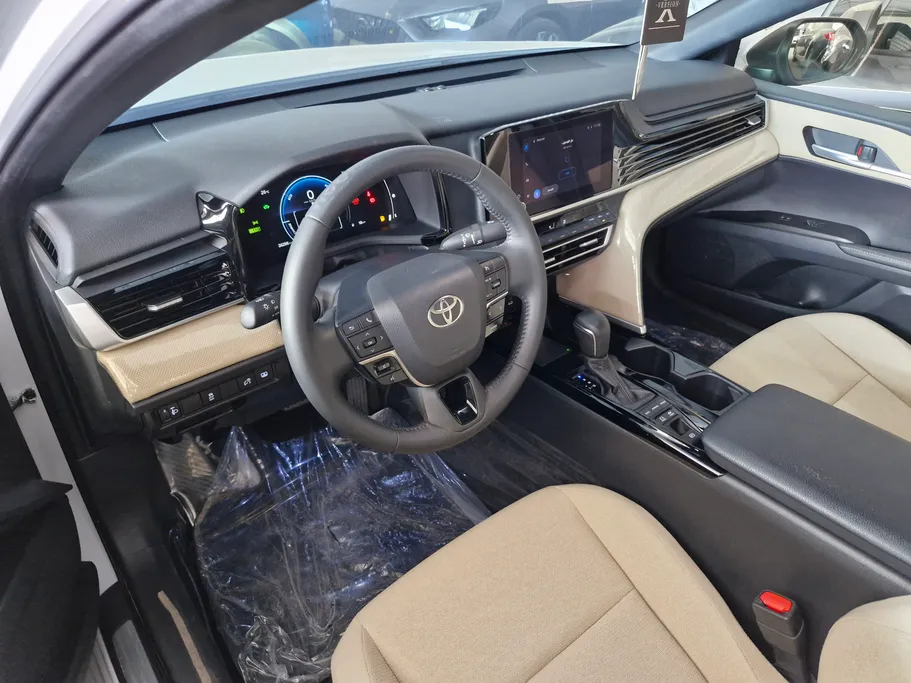 2025 Toyota Camry  LE HEV 