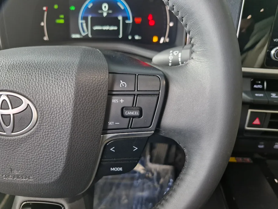 2025 Toyota Camry  LE HEV 