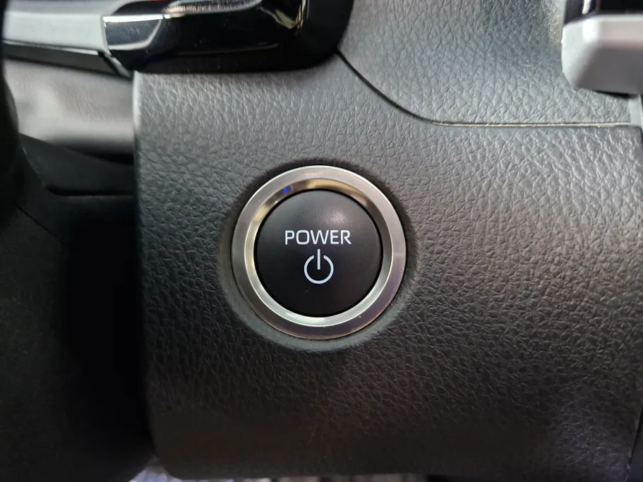 2025 Toyota Camry  LE HEV 