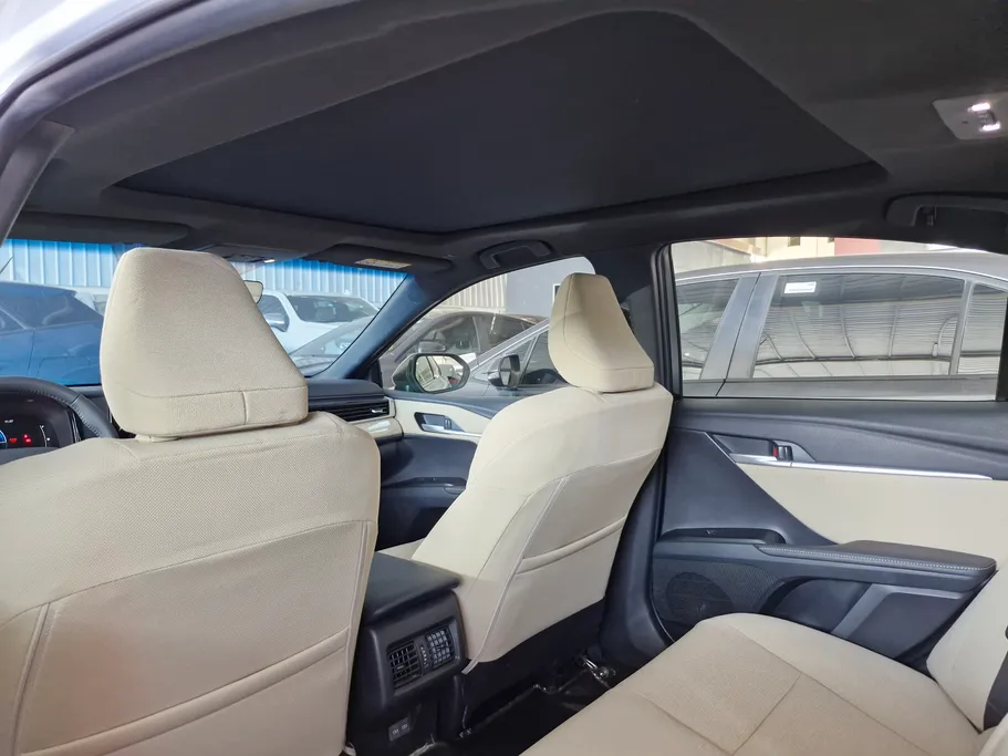 2025 Toyota Camry  LE HEV 