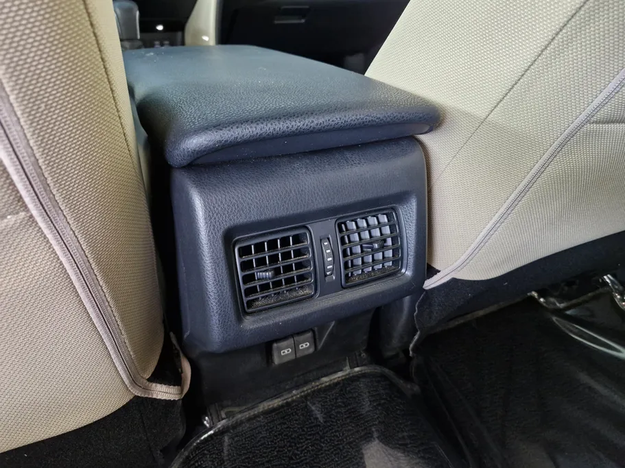 2025 Toyota Camry  LE HEV 