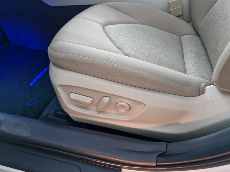 تويوتا كامري GLE HEV  2024 