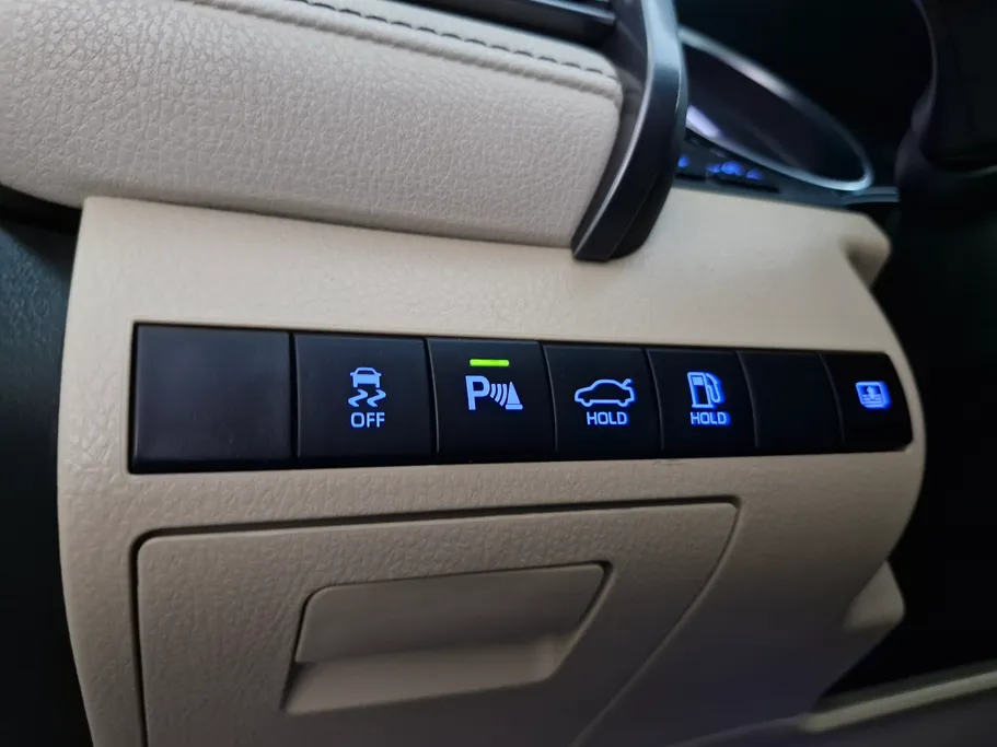 تويوتا كامري GLE HEV  2024 