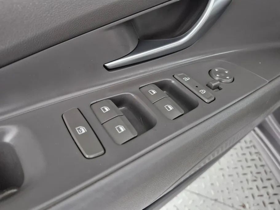 2023 Hyundai Elantra Fleet 