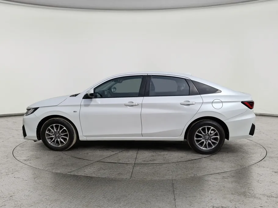 2023 Toyota Yaris  Y 