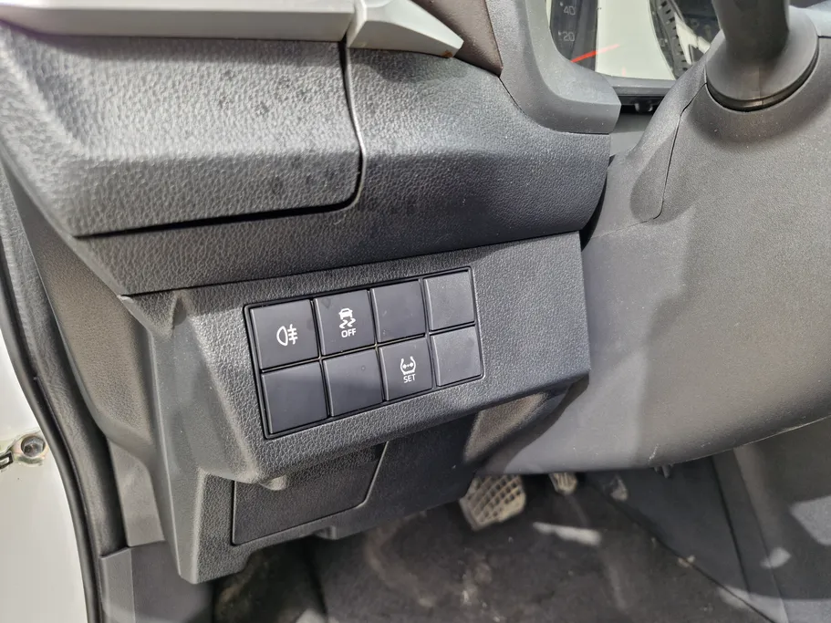 2023 Toyota Yaris  Y 