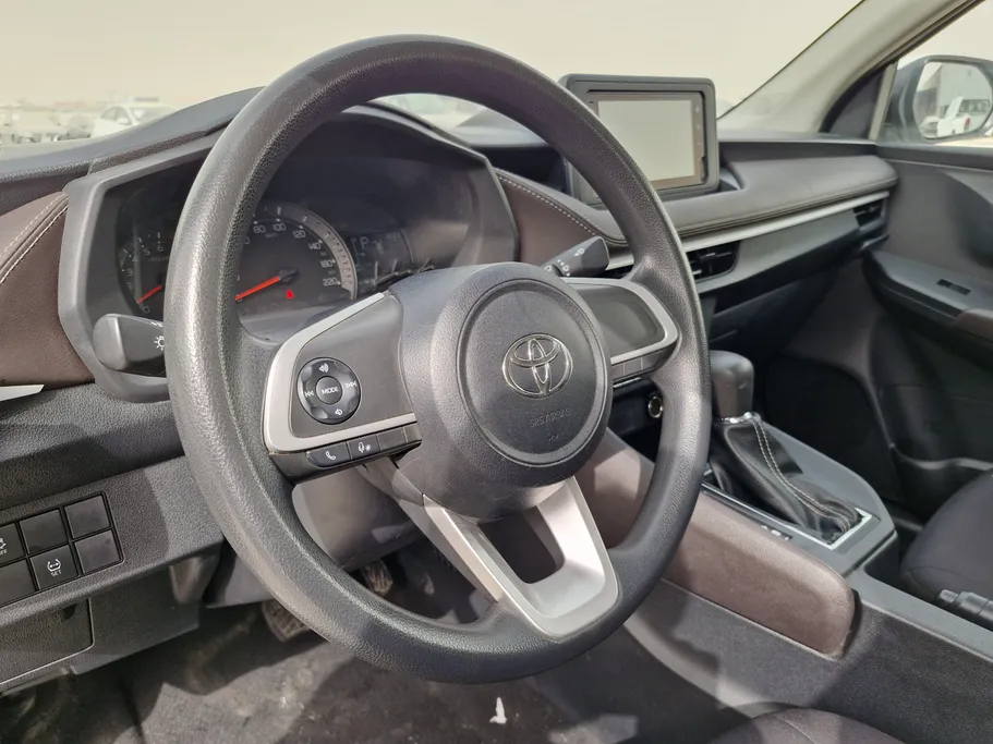 2023 Toyota Yaris  Y 