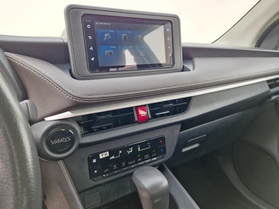 2023 Toyota Yaris  Y 