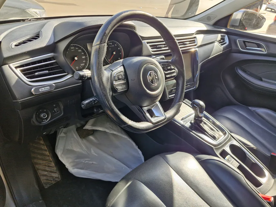 Used 2023 MG 5 LUX Silver Color for sale - 285284 | Syarah