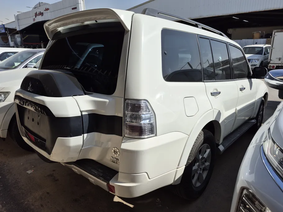 2020 Mitsubishi Pajero GLS 5Doors 