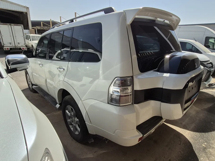 2020 Mitsubishi Pajero GLS 5Doors 