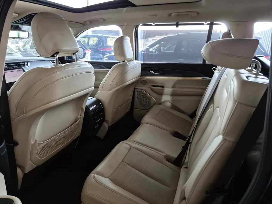 جيب جراند شيروكي ليمتد 2022 