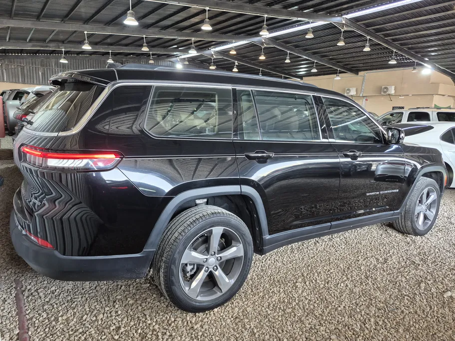 جيب جراند شيروكي ليمتد 2022 