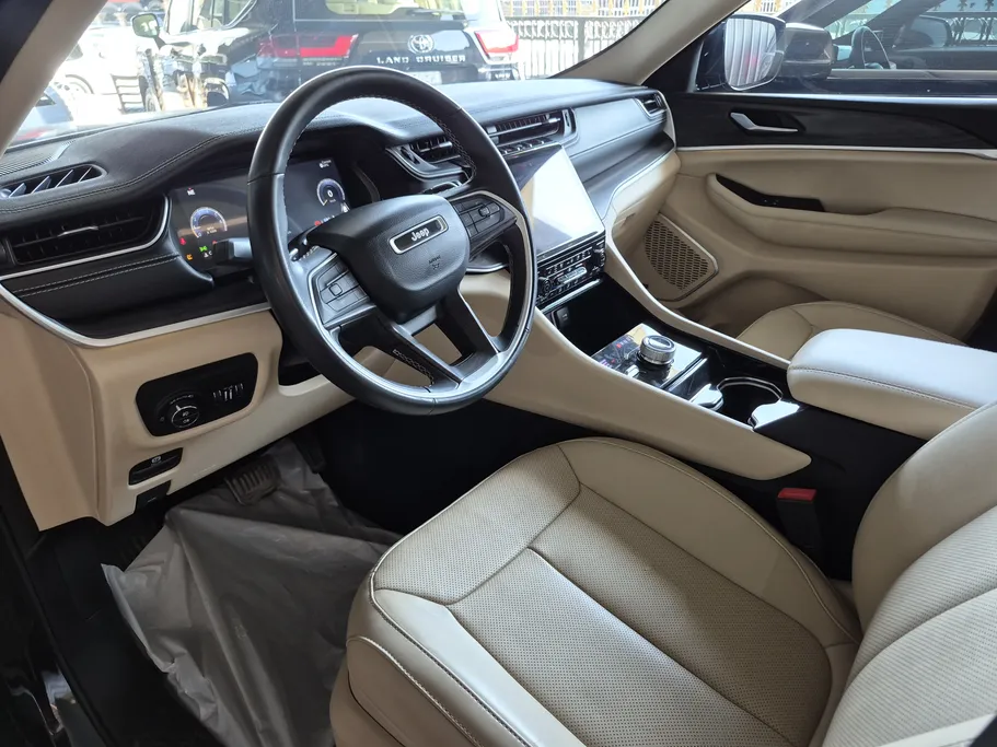 جيب جراند شيروكي ليمتد 2022 