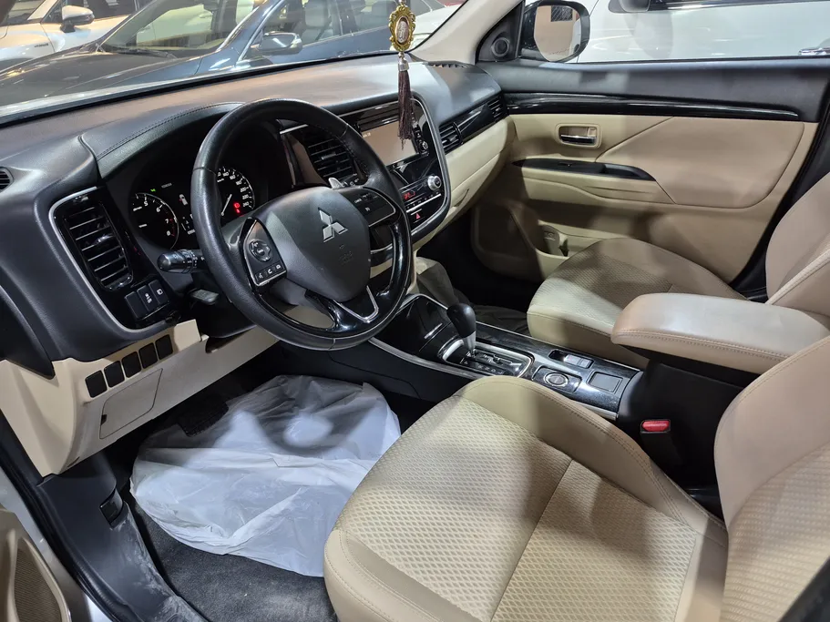 ميتسوبيشي اوتلاندر CLS 2020 