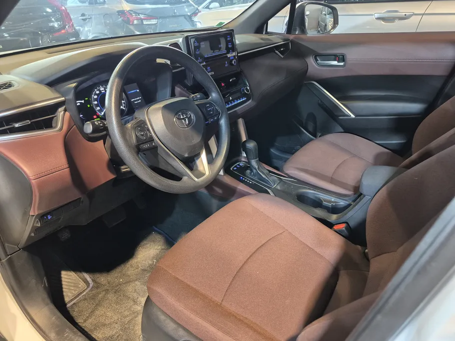 تويوتا كورولا كروس XLE HEV 2023 