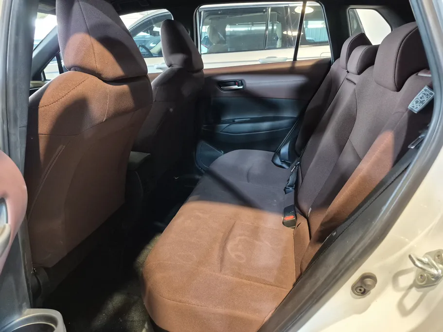 تويوتا كورولا كروس XLE HEV 2023 