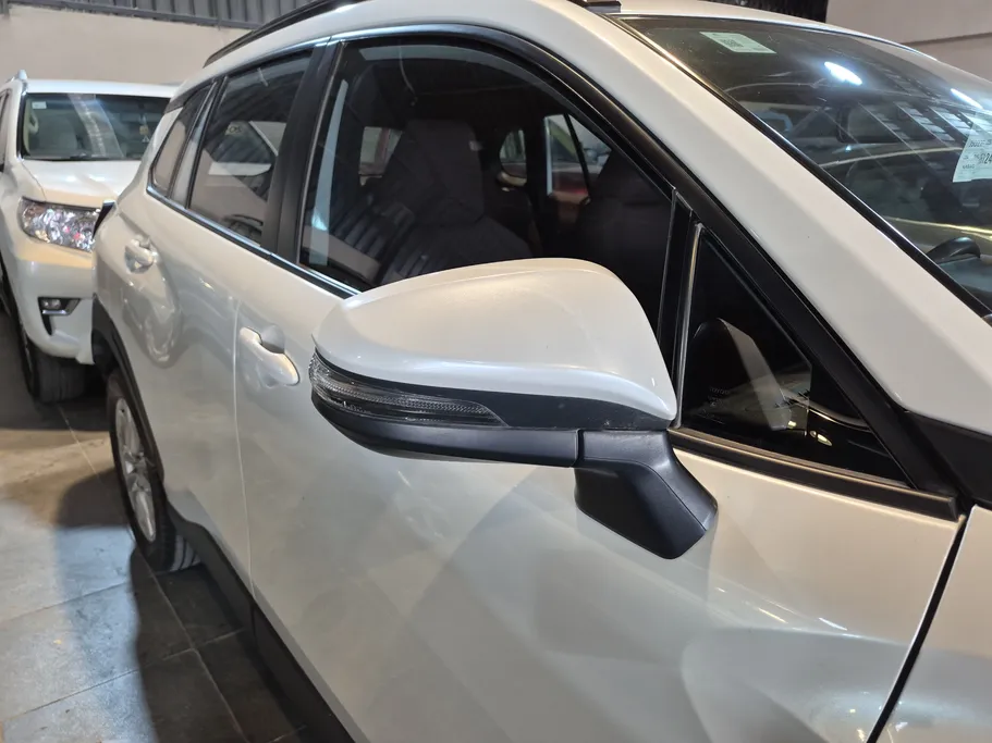 تويوتا كورولا كروس XLE HEV 2023 