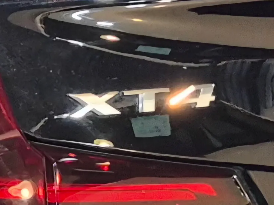 كاديلاك اكس تي 4  2020 