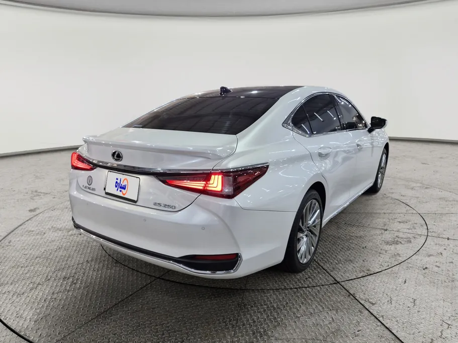 2025 Lexus ES 250 