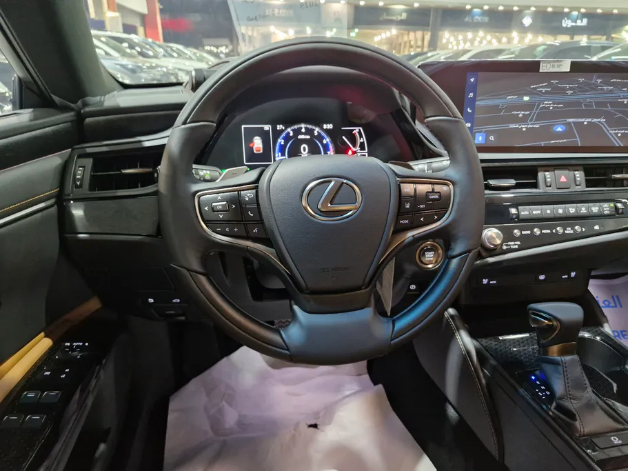 2025 Lexus ES 250 