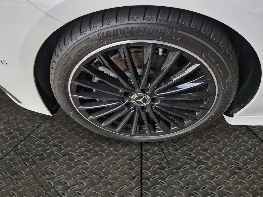 2025 Mercedes CLA 200 