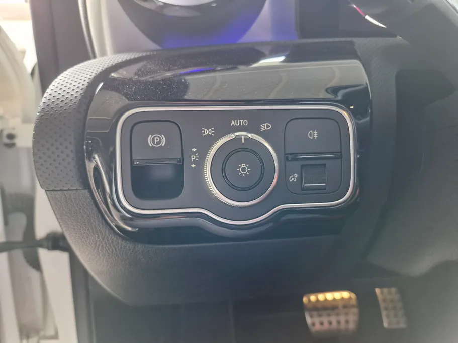 2025 Mercedes CLA 200 