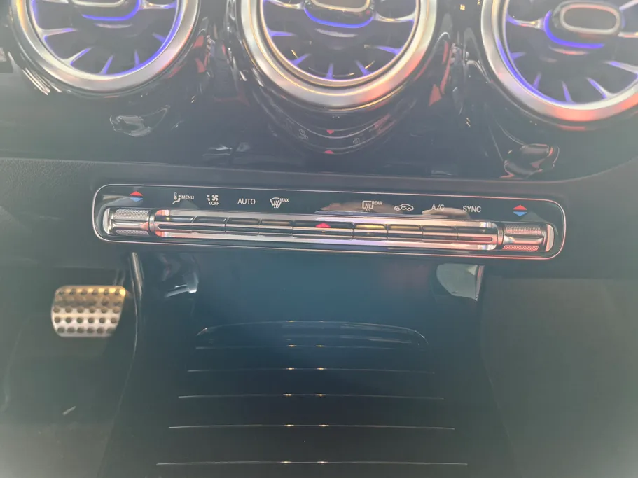 2025 Mercedes CLA 200 