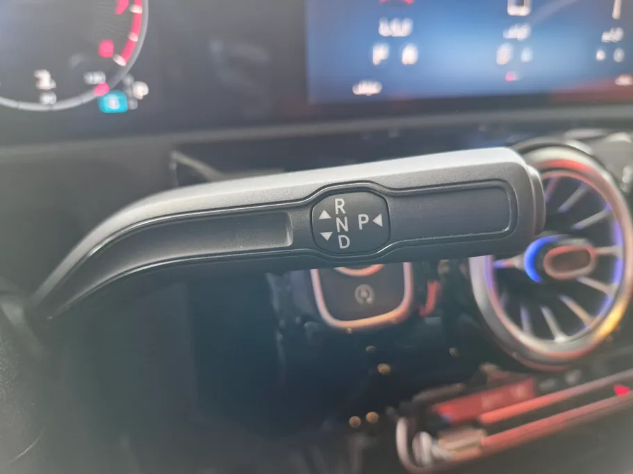 2025 Mercedes CLA 200 