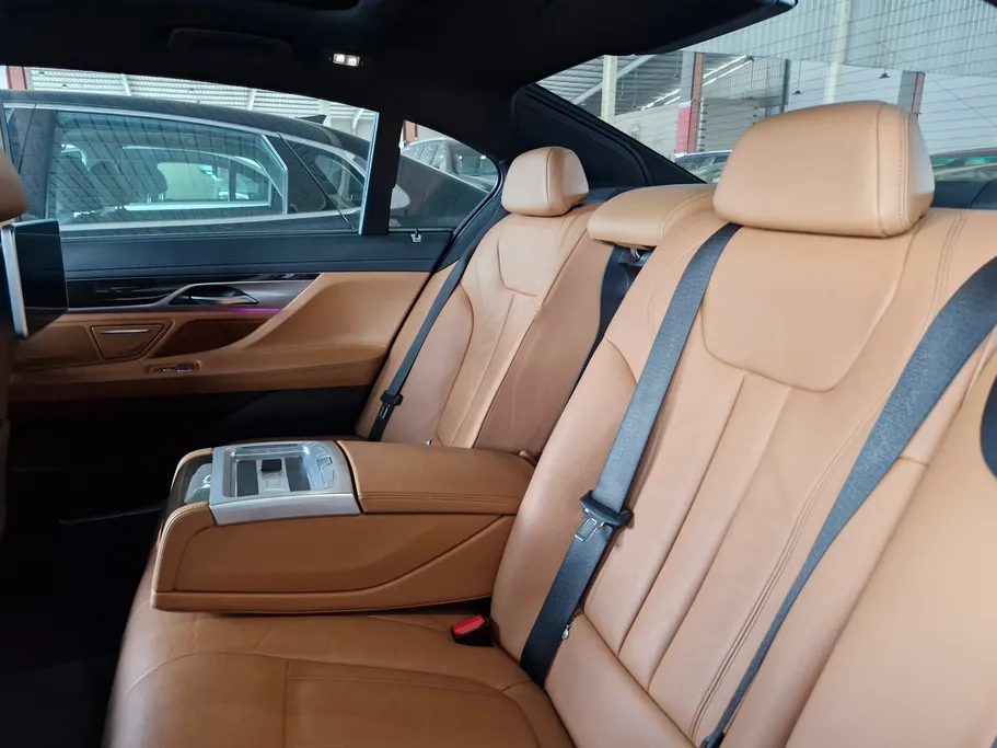 2018 BMW 7 Series 740Li 