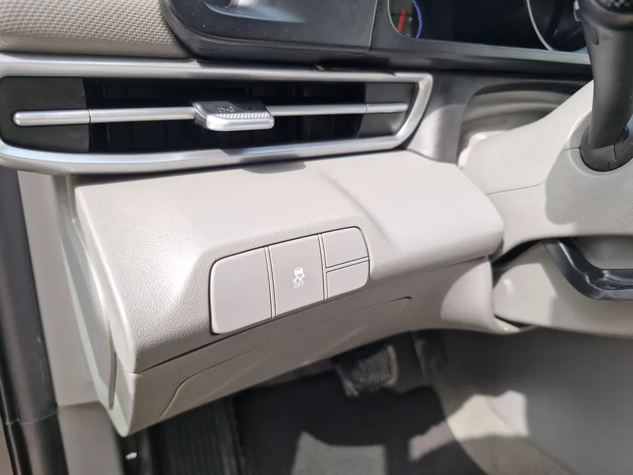 2023 Hyundai Elantra Smart 