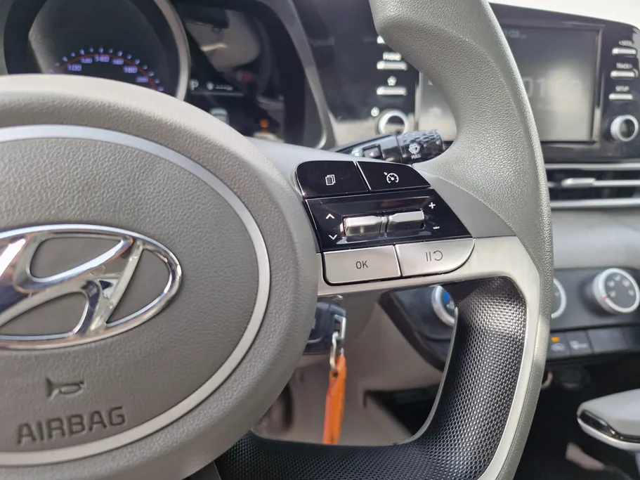 2023 Hyundai Elantra Smart 