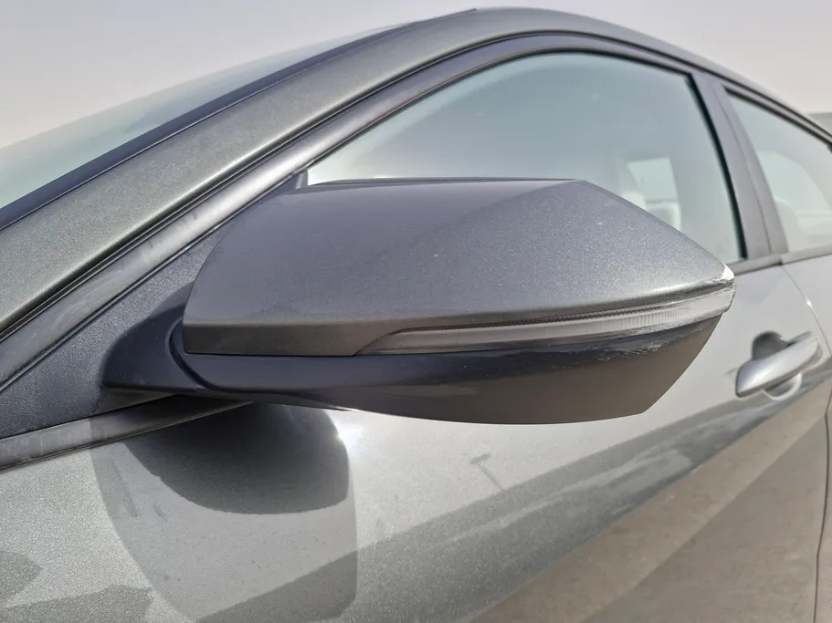 2023 Hyundai Elantra Smart 